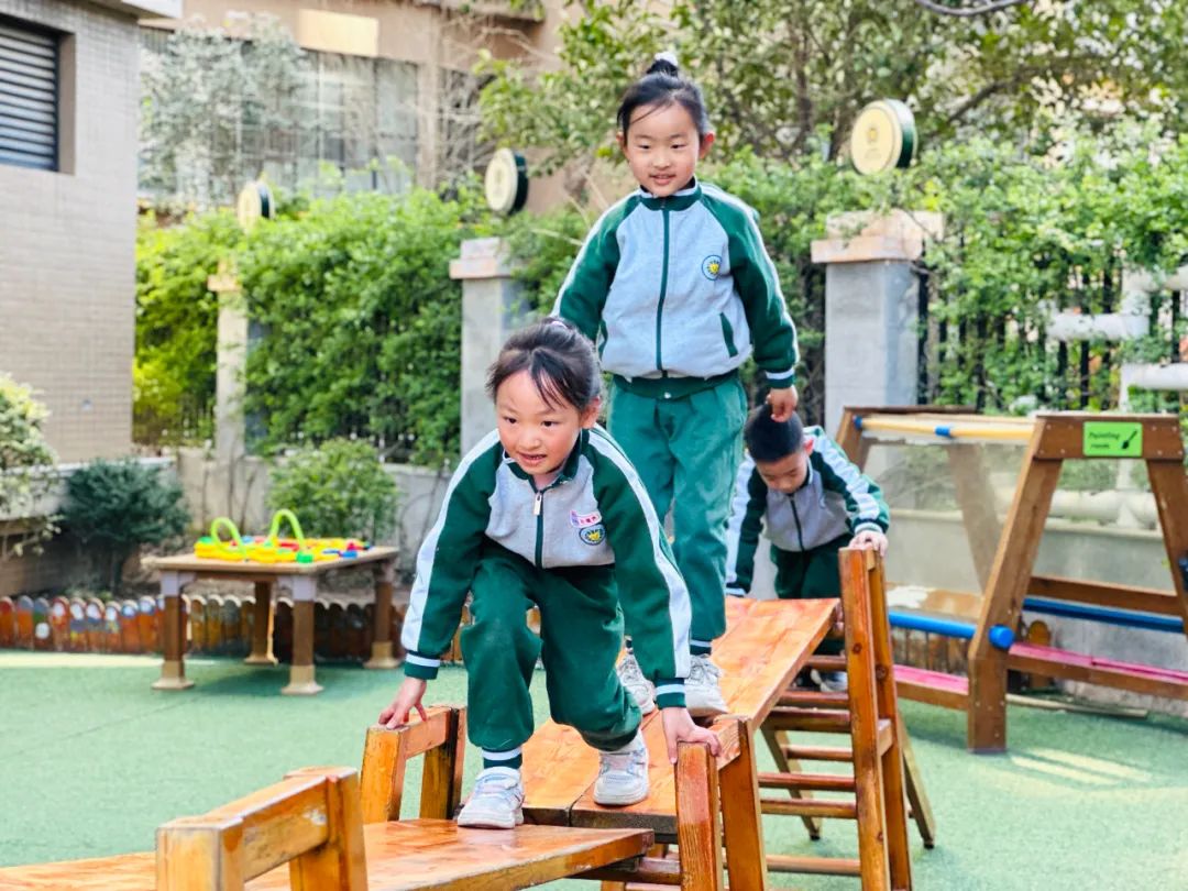 户外游戏｜ 幼儿园户外自主游戏活动的11条指导 · 配图