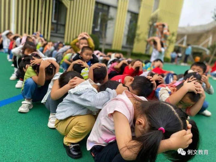 幼儿园地震应急演练活动方案，超详细！ · 配图