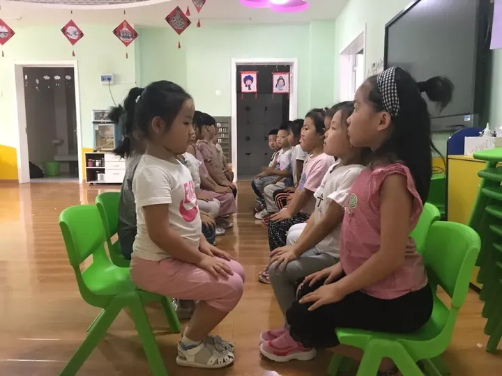 暑假请不要轻易给孩子转园，否则害了孩子！ · 配图