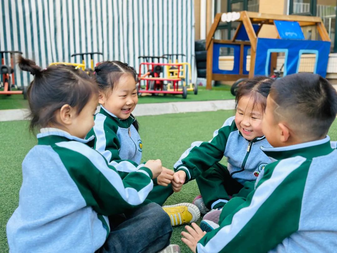 户外游戏｜ 幼儿园户外自主游戏活动的11条指导 · 配图
